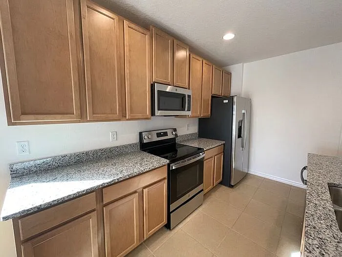 5566 Sabal Dr — Photo 3