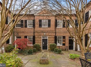 Mary Washngton Square, Fredericksburg, VA 22401