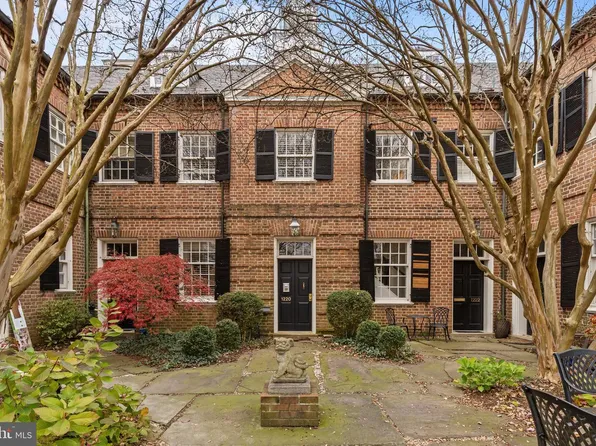 1222 Sophia St, Fredericksburg, VA 22401