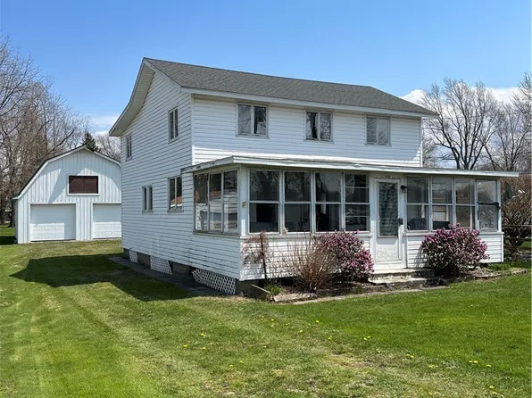 10350 W Lake Rd, Ripley, NY 14775