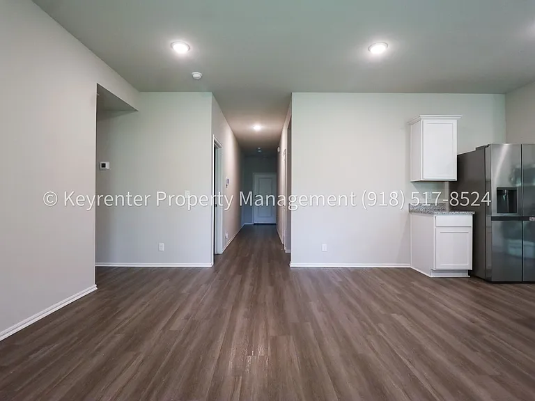 3313 N 23rd West Ave — Photo 22