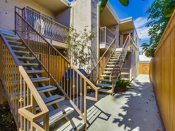 3rd image of 3212 Collier Ave Unit 6