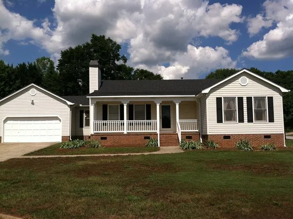 2 Amberly Ct, Greenville, SC 29617