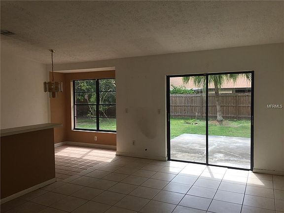 4th image of 1429 Foxwood Dr