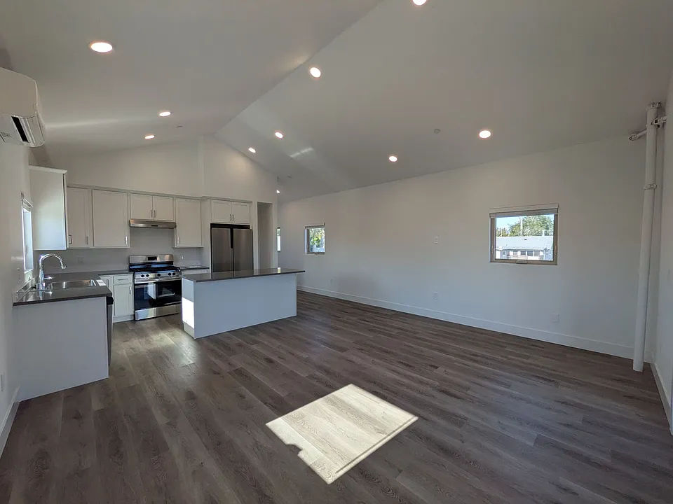 312 S Halcyon Rd #C