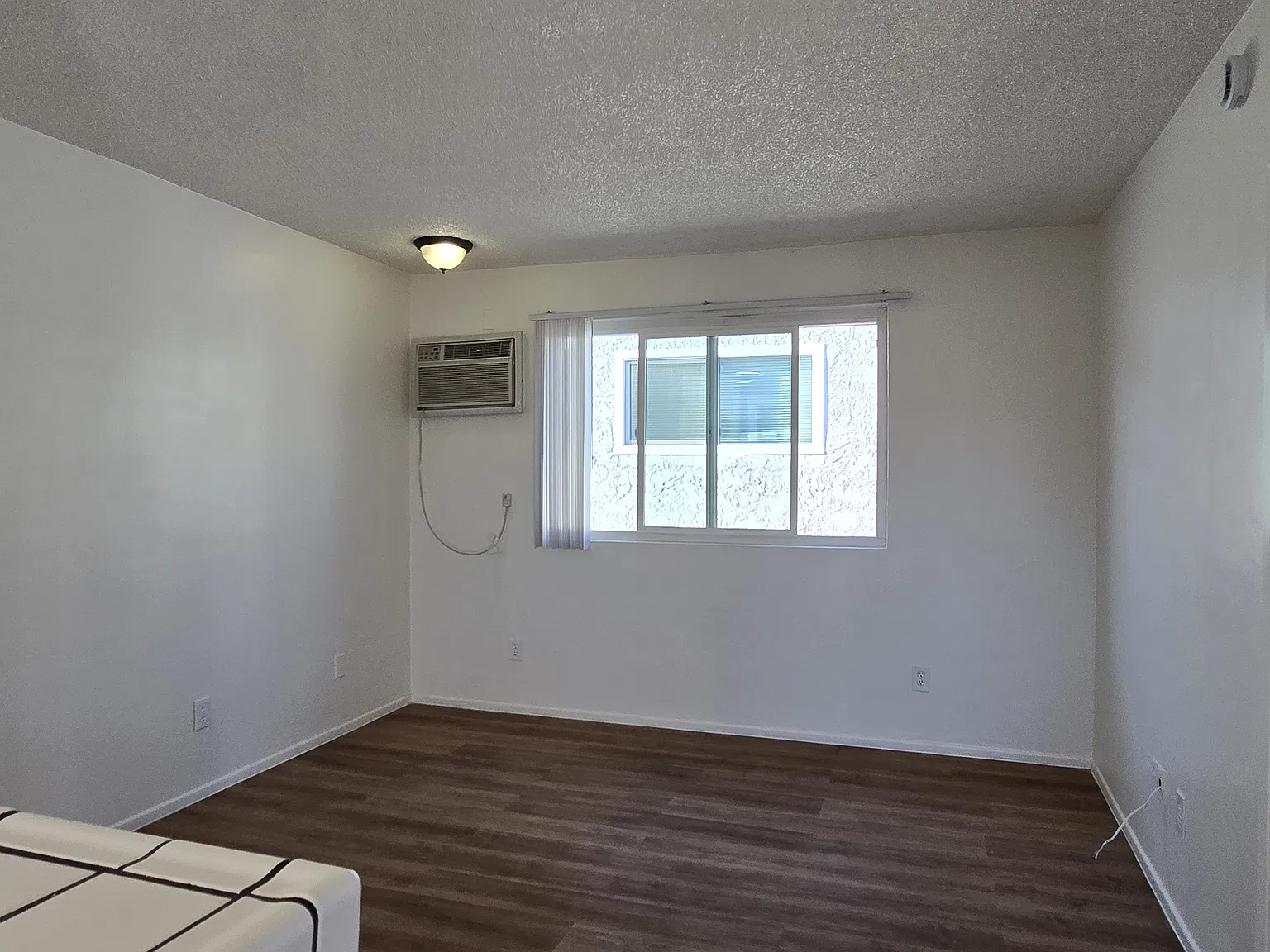 Studio, 350 sqft, $1,400 — Photo 3