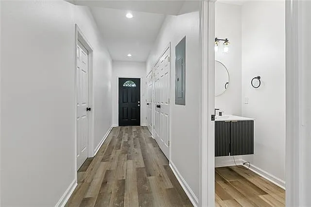 1901 Tupelo St — Photo 3