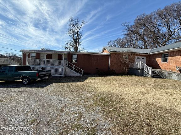 2nd image of 500 N Clay St
