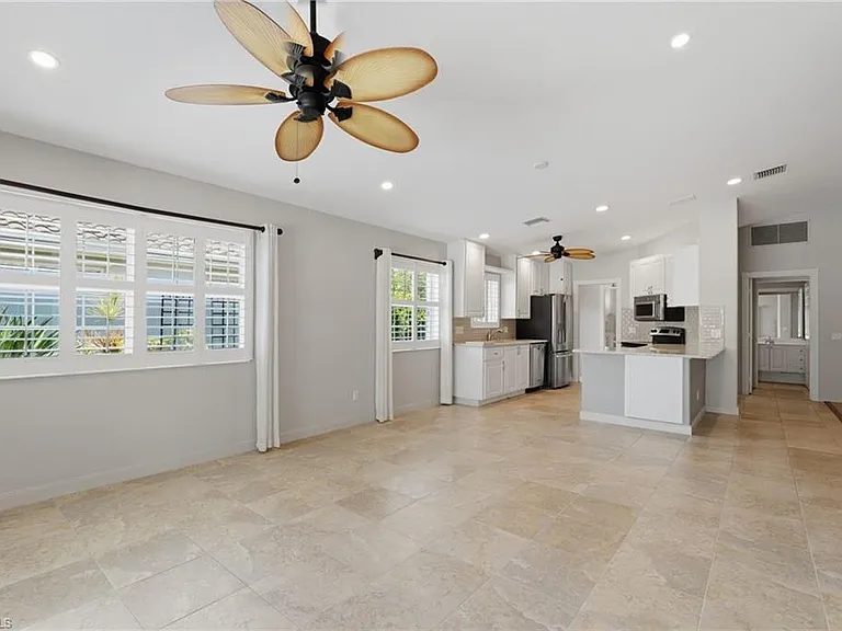 28207 Islet Trl — Photo 5