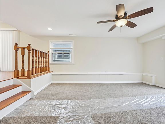 4th image of 1221 Lotus Dr