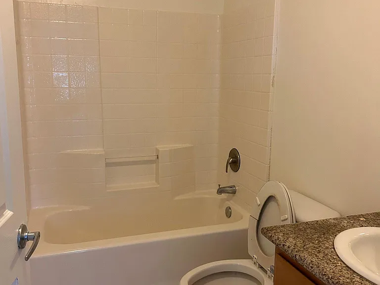 601 E Hosking Ave #2B — Photo 21