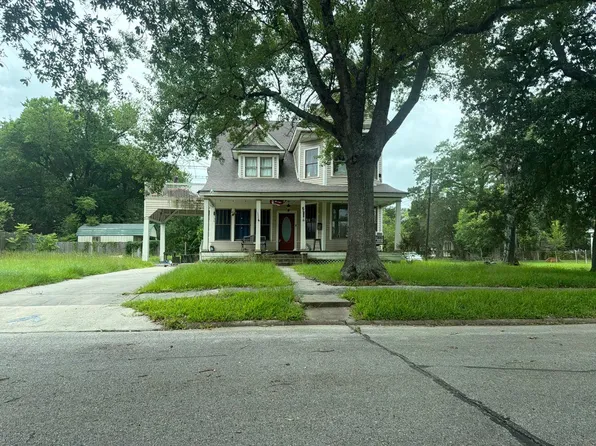 611 W Orange Ave, Orange, TX 77630