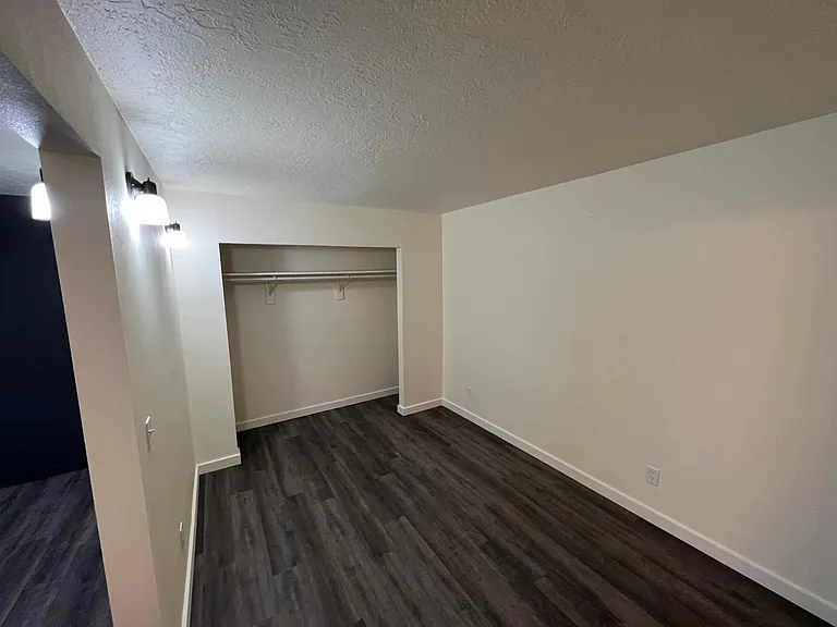 Studio West Apartments — Photo 28