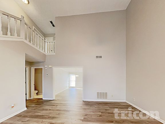 3rd image of 2207 Meadow Valley Cir