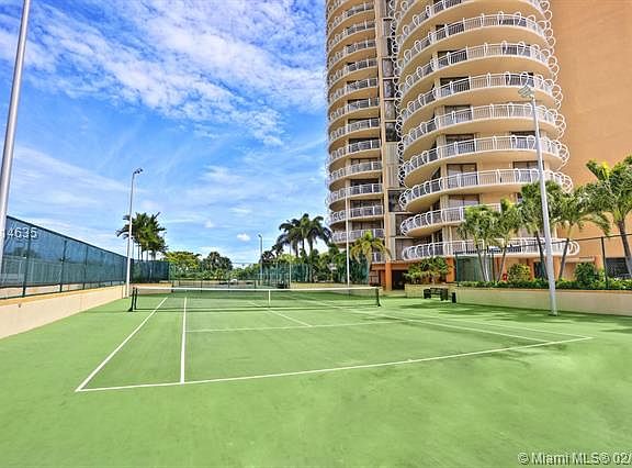 4th image of 2843 S Bayshore Dr APT 7B