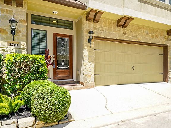 2nd image of 2719 Kings Retreat Cir