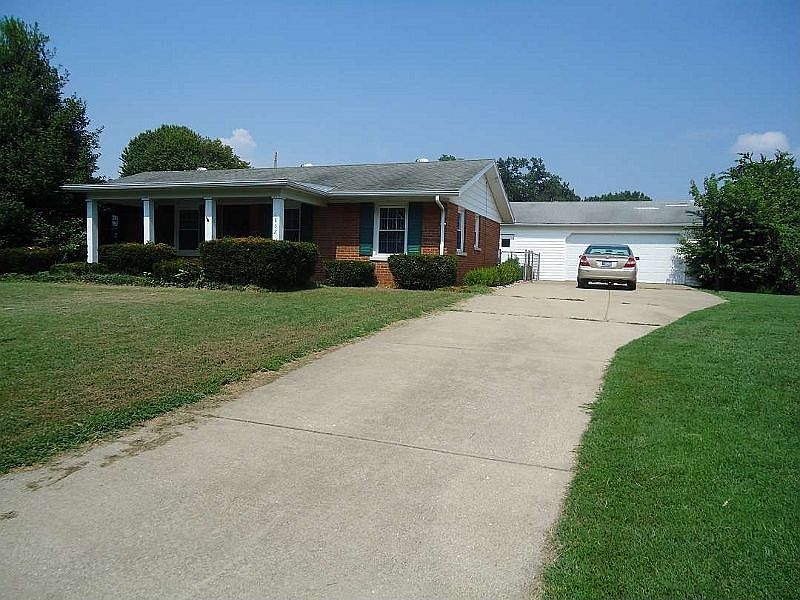 1st image of 1832 Chickasaw Dr