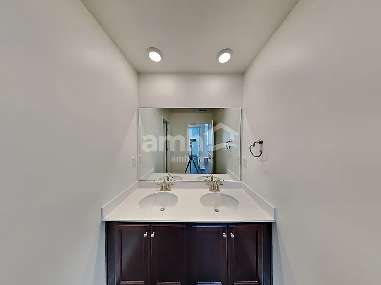 561 Rivermist Dr — Photo 17