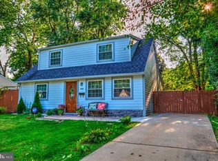 945 Terrace Blvd, Ewing, NJ 08618