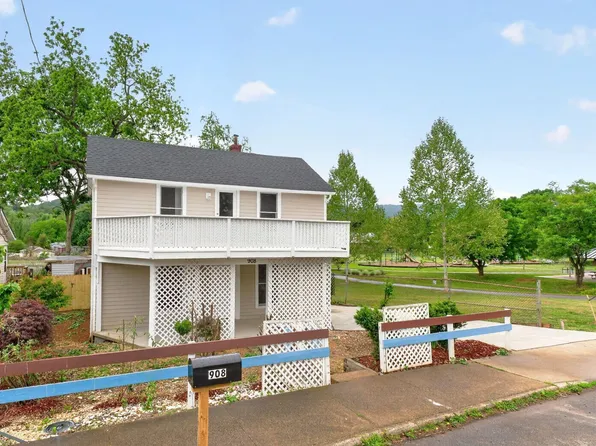 908 Rives St, Charlottesville, VA 22902