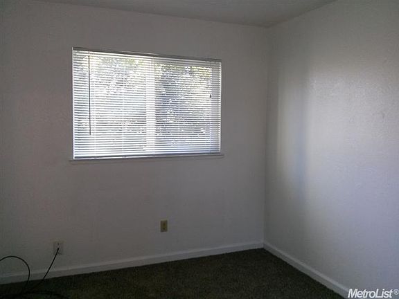 5th image of 1642 Vineland Ln