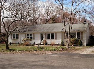 9 Dogwood Ln, Clinton, CT 06413