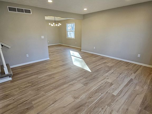 4th image of 11323 Kansas Cir