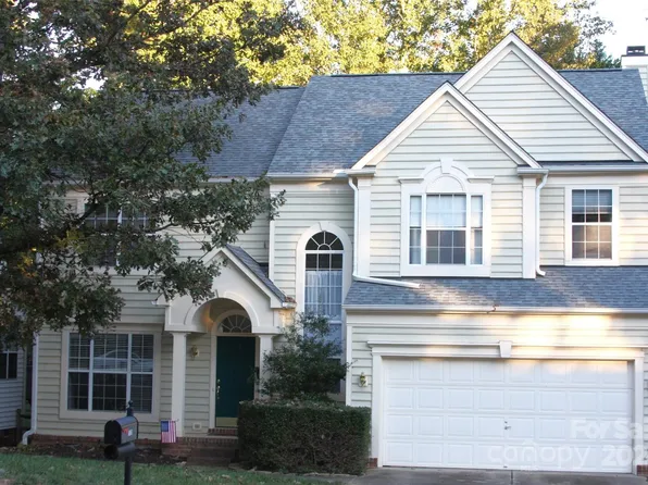 7529 Lady Bank Dr, Charlotte, NC 28269