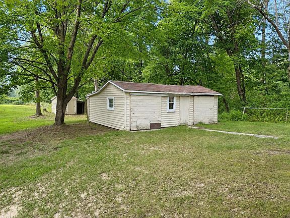 4th image of 627 WALLACE PLACE