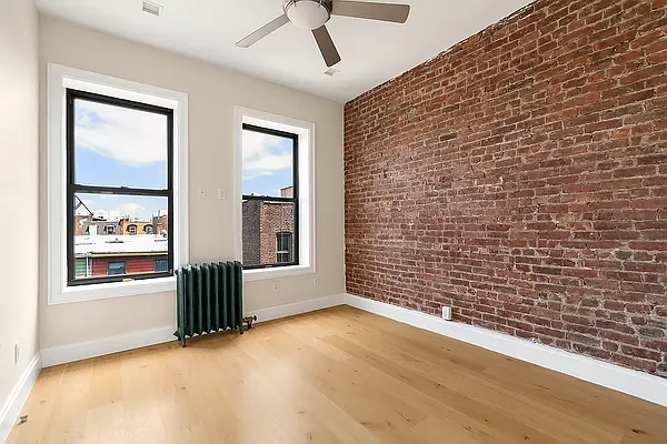 Rented by EXR | media 3