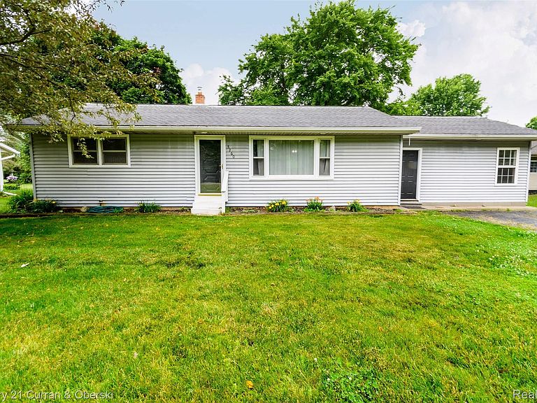 Listing photo 3