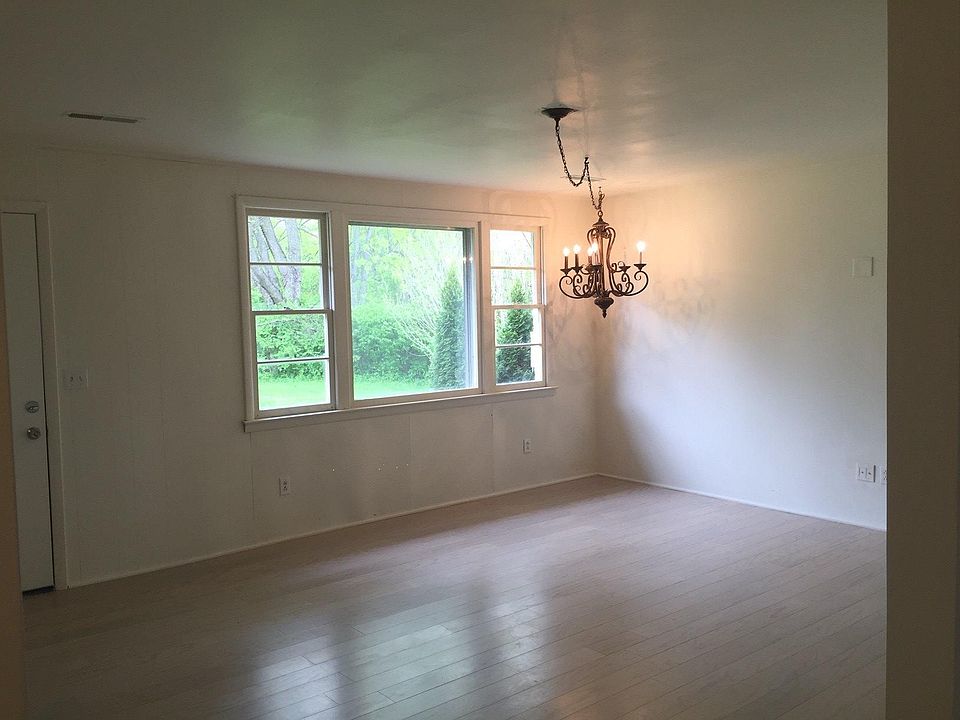 2nd image of 141 Morningside Dr