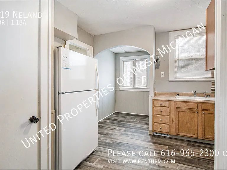 819 Neland Ave SE — Photo 12