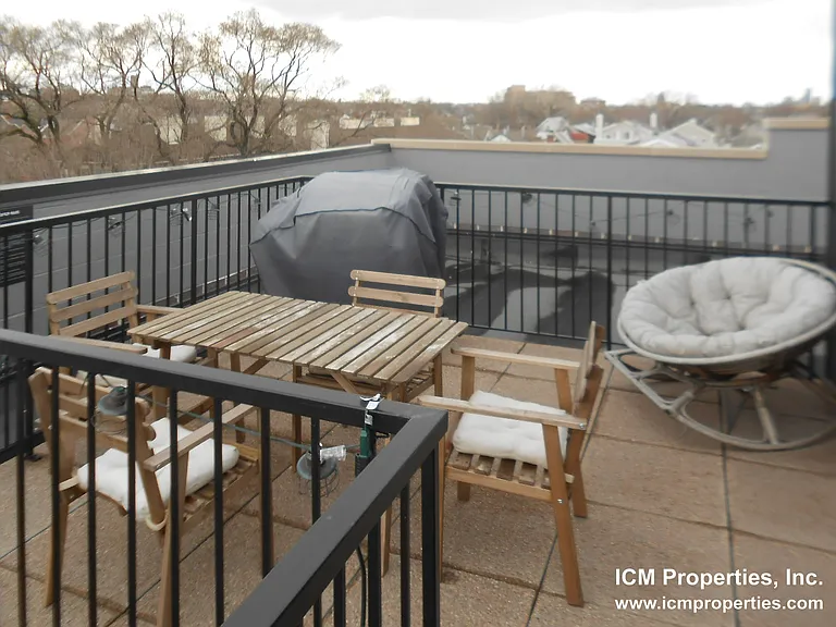 1241 W Oakdale Ave #3 — Photo 11