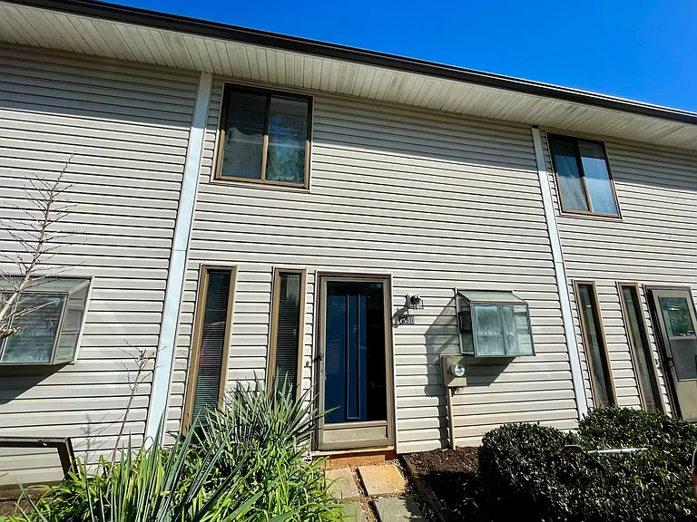 1430 Tenbury Dr — Photo 1