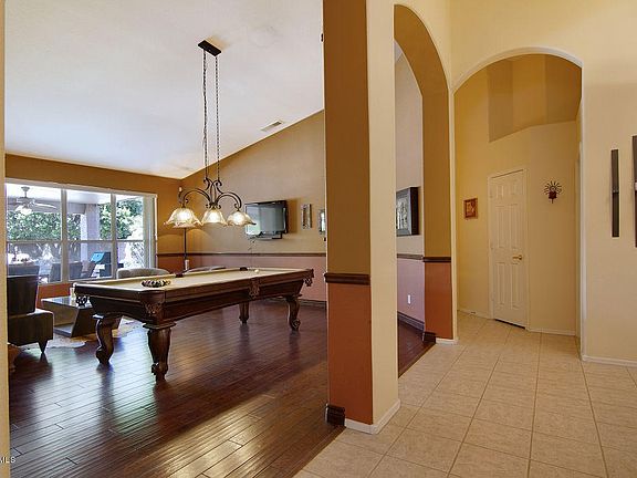 Living room /Game room