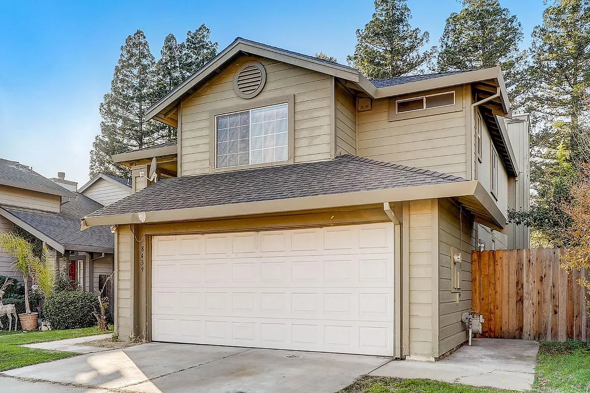 Building Photo - 8439 Gooseberry Ct
