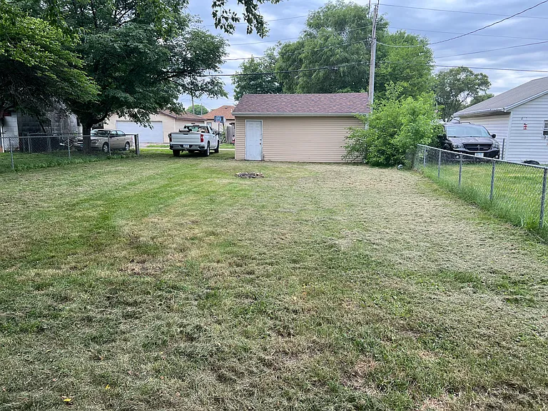 1609 Indiana St — Photo 9