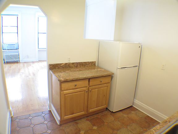 3rd image of 1165 2nd Ave APT 2S