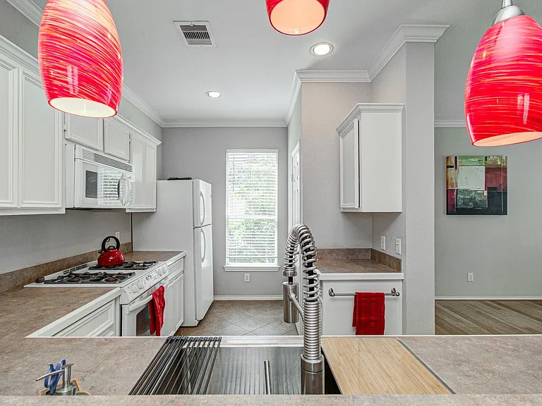 2920 Clay St — Photo 12