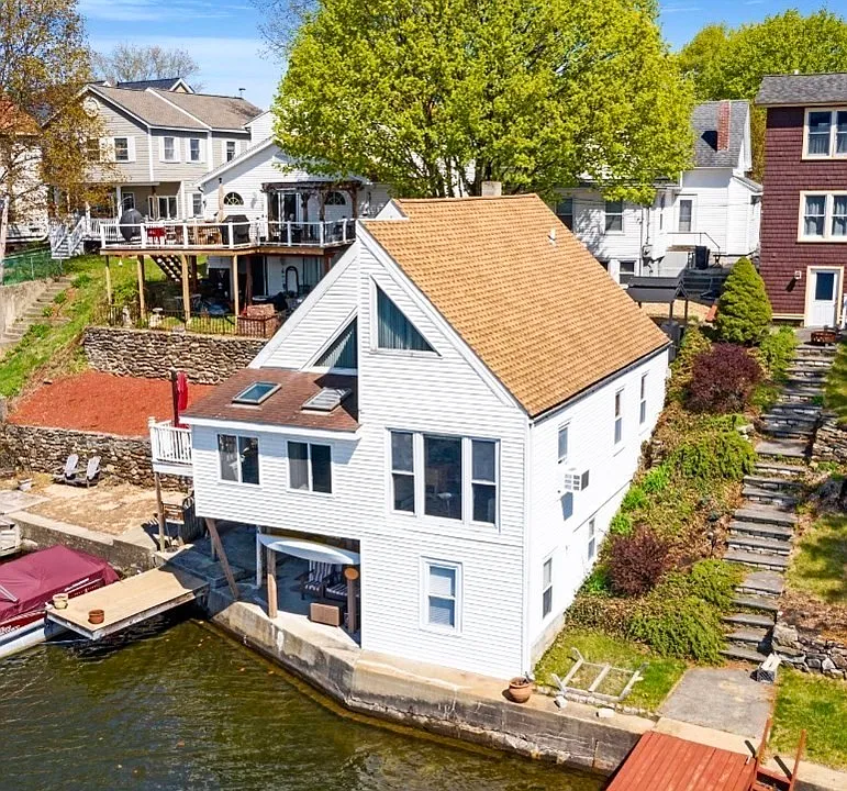 218 S Quinsigamond Ave #B