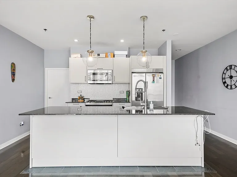653 N Kingsbury St #1207 — Photo 11
