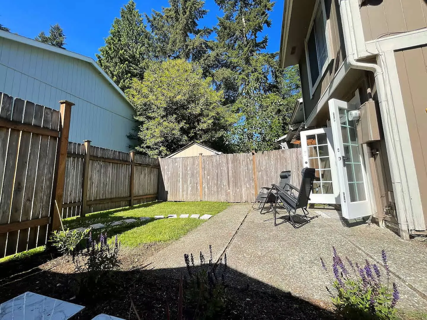 4 bed, 2.5 bath, 1720 sqft, $6,500 — Photo 3