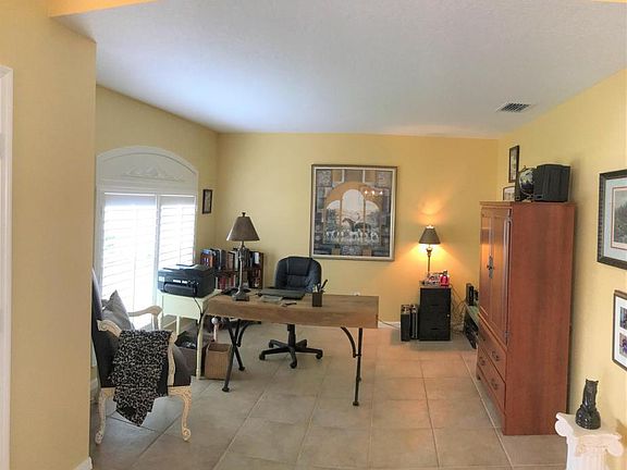 5th image of 216 SW Whitewood Dr
