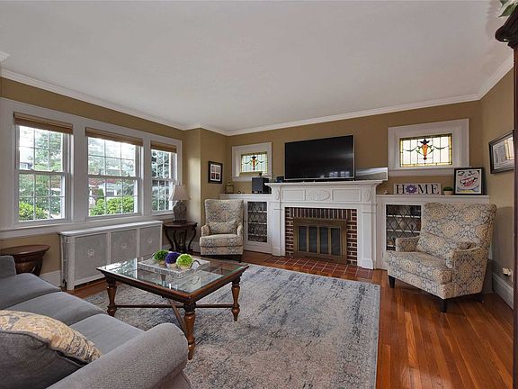 3rd image of 23 Aspen St