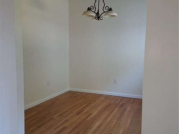 3rd image of 42 Dorchester Dr
