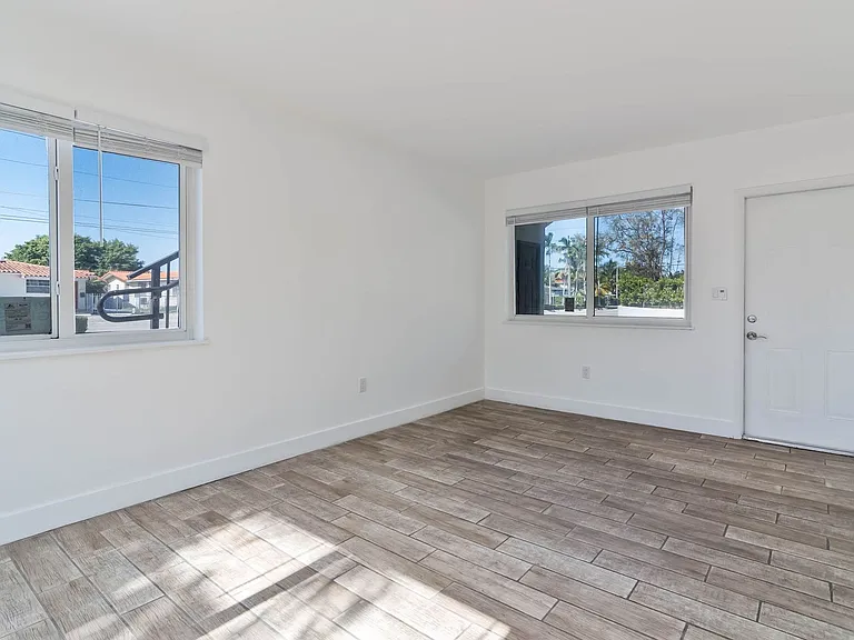 2190 SW 14th Ter — Photo 33