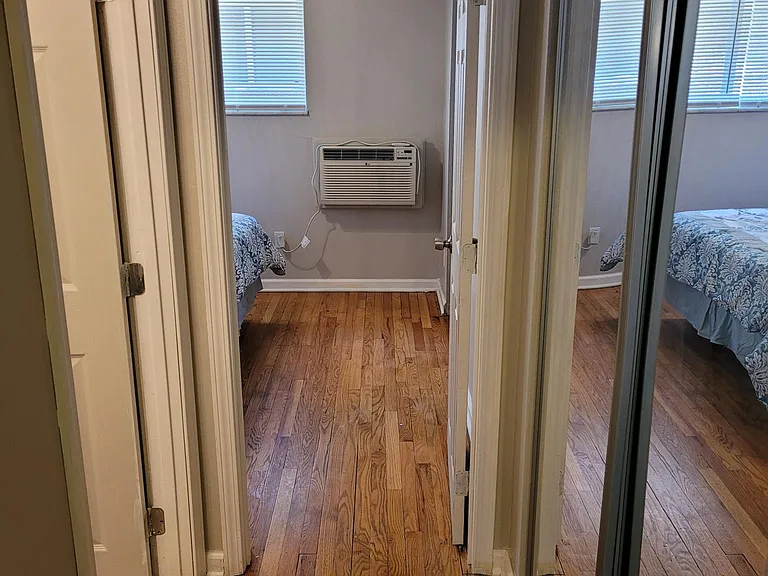 Maplewood Square Apartments — Photo 25