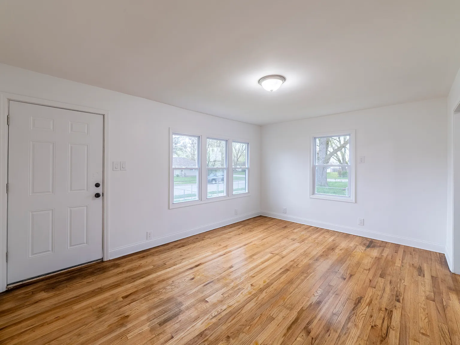 3 bed, 1440 sqft, $2,200 — Photo 4