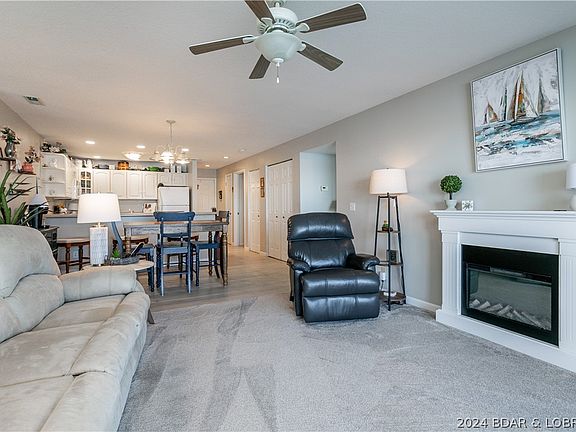 3rd image of 4897 Bridgepointe Dr Unit 322